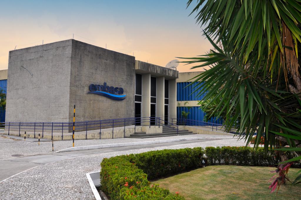 O ex-prefeito acusou a empresa de ineficiência devido ao aparelhamento político pelo PT e de não investir para atender as necessidades dos municípios do interior