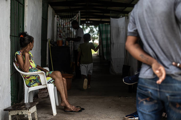 32 pessoas têm vivido em baias usadas para alojar animais no Parque de Exposições de Itabuna