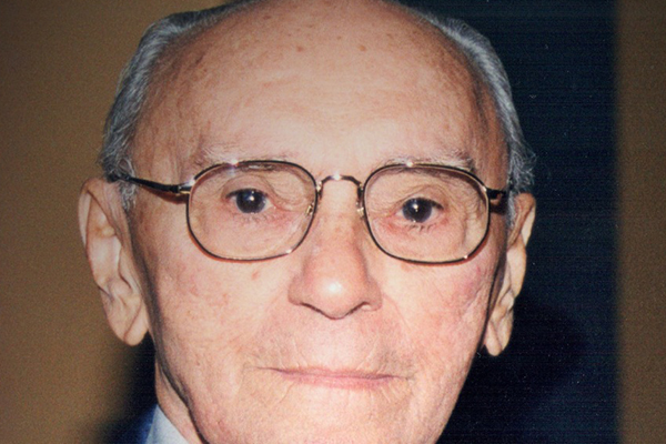 O professor João Fernandes da Cunha faleceu em 2006