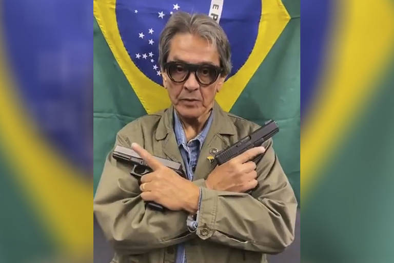 Roberto Jefferson com armas