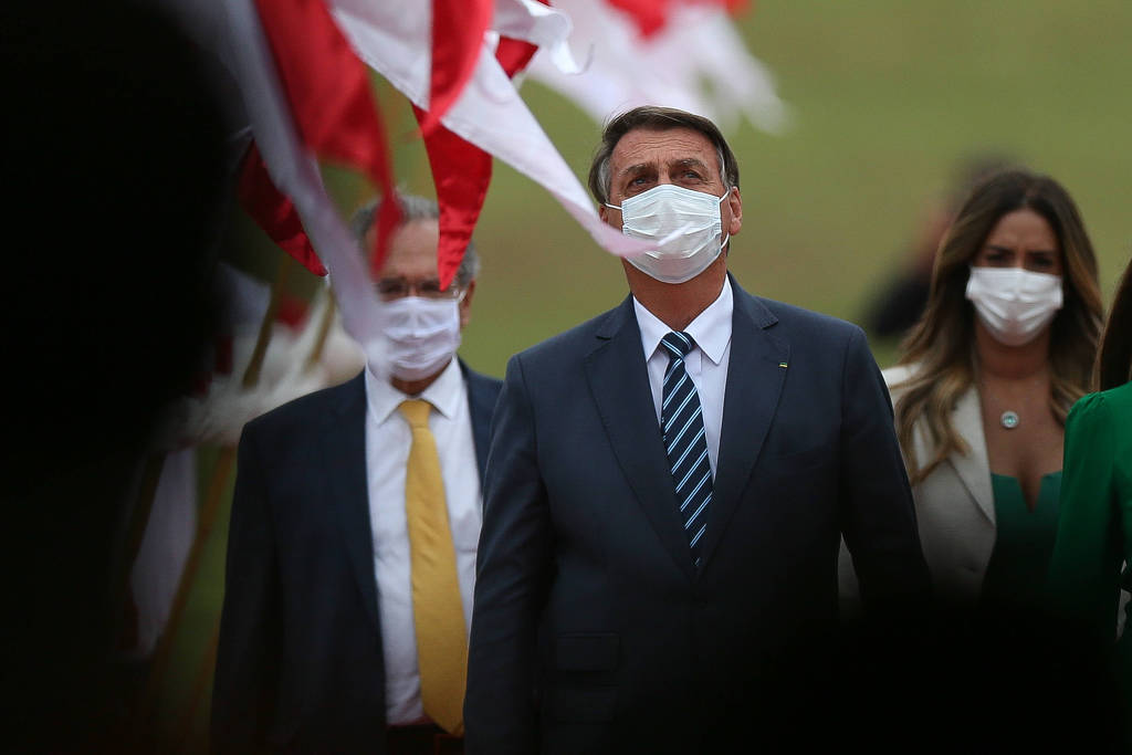 O presidente Jair Bolsonaro ao chegar ao Congresso nesta quarta-feira