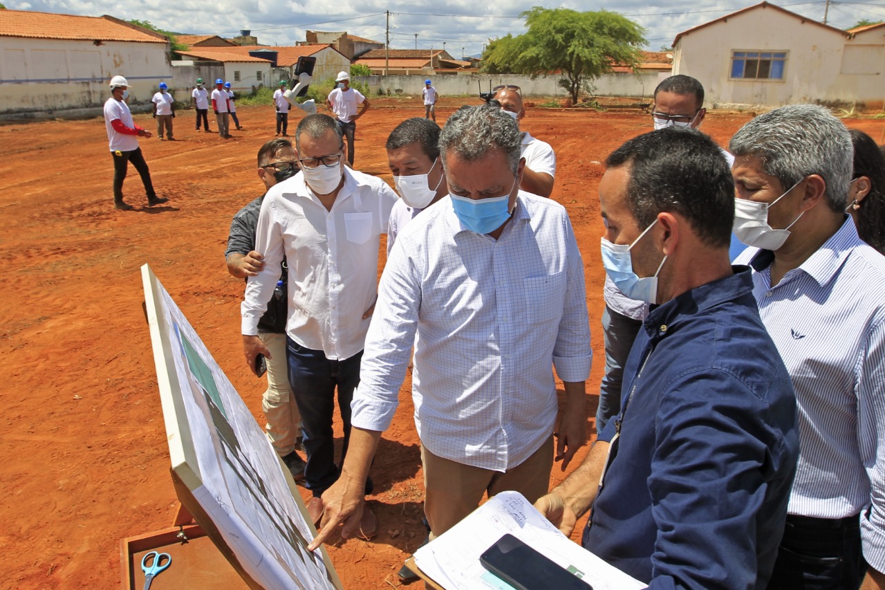 Rui também autorizou investimentos em urbanização, infraestrutura e abastecimento de água Rui também autorizou investimentos em urbanização, infraestrutura e abastecimento de água