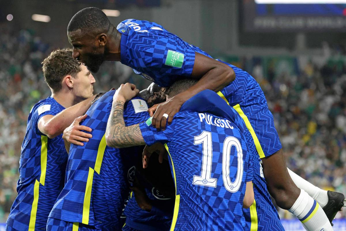 Jogadores do Chelsea celebram gol marcado por Lukaku na final contra o Palmeiras no Mundial de Clubes