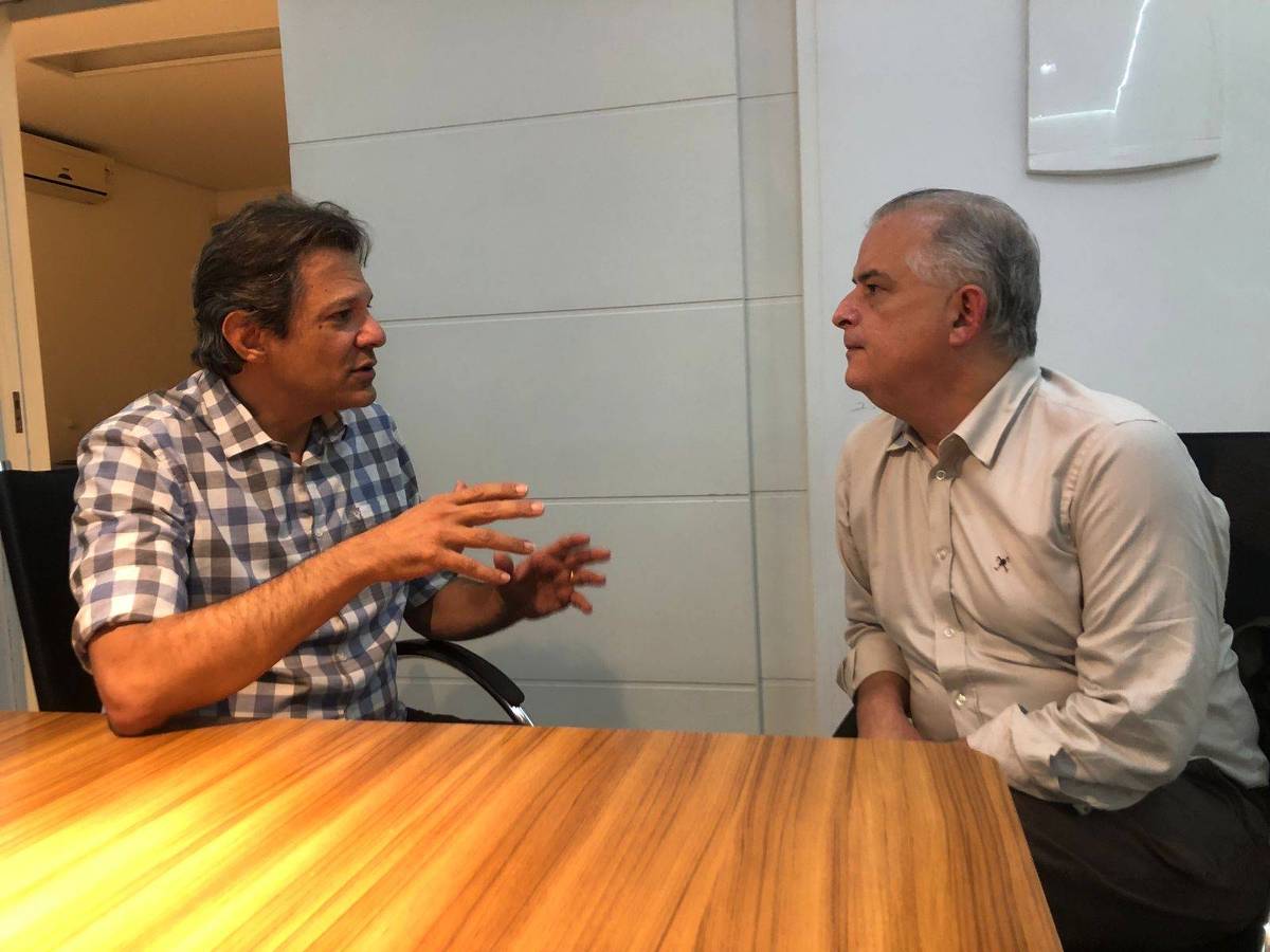 O ex-ministro e ex-prefeito Fernando Haddad (PT) e o ex-governador Márcio França (PSB), durante reunião ocorrida em novembro de 2021
