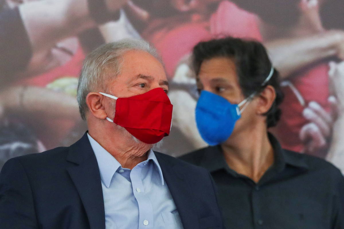 O ex-presidente Luiz Inácio Lula da Silva (PT) e o ex-prefeito de São Paulo Fernando Haddad (PT-SP) em evento em São Bernardo do Campo