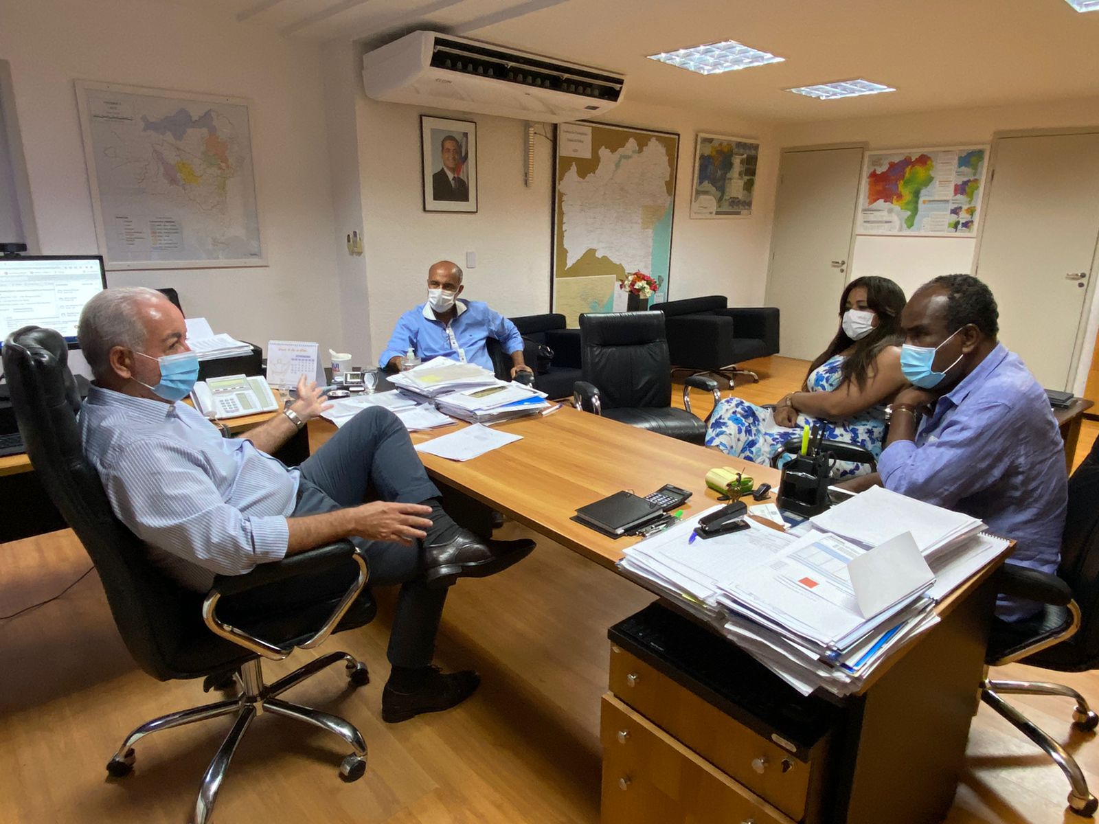 Parlamentar medeia solicitação pela não municipalização de estradas em Candeias Parlamentar medeia solicitação pela não municipalização de estradas em Candeias