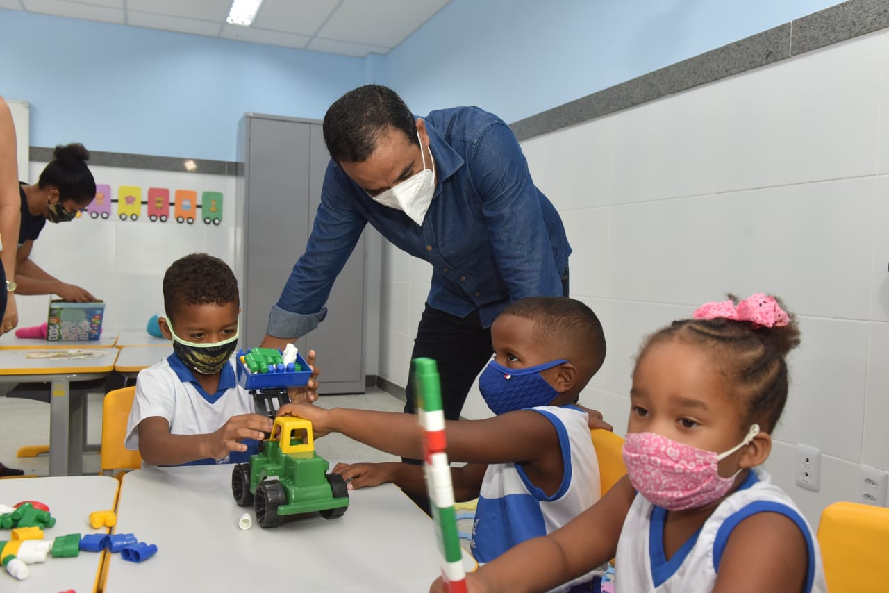 A estrutura foi entregue com as presenças do prefeito Bruno Reis e do titular da Secretaria Municipal da Educação (Smed), Marcelo Oliveira