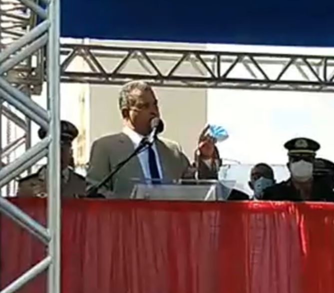 O vice-governador passou mal durante a cerimônia cívico-militar que marca o aniversário de 197 anos da Polícia Militar da Bahia na manhã desta quinta-feira O vice-governador passou mal durante a cerimônia cívico-militar que marca o aniversário de 197 anos da Polícia Militar da Bahia na manhã desta quinta-feira