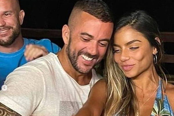 Carlos Jordy (PSL-RJ) e sua noiva, Lais Sant'Anna Soares 