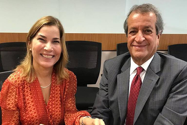 Mayra Pinheiro anunciou a filiação com uma foto ao lado do presidente da sigla, Valdemar Costa Neto Mayra Pinheiro anunciou a filiação com uma foto ao lado do presidente da sigla, Valdemar Costa Neto
