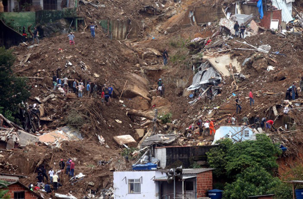 Fortes chuvas que atingiram o município na terça-feira, 15, deixaram mais de uma centena de mortos e um rastro de destruição
