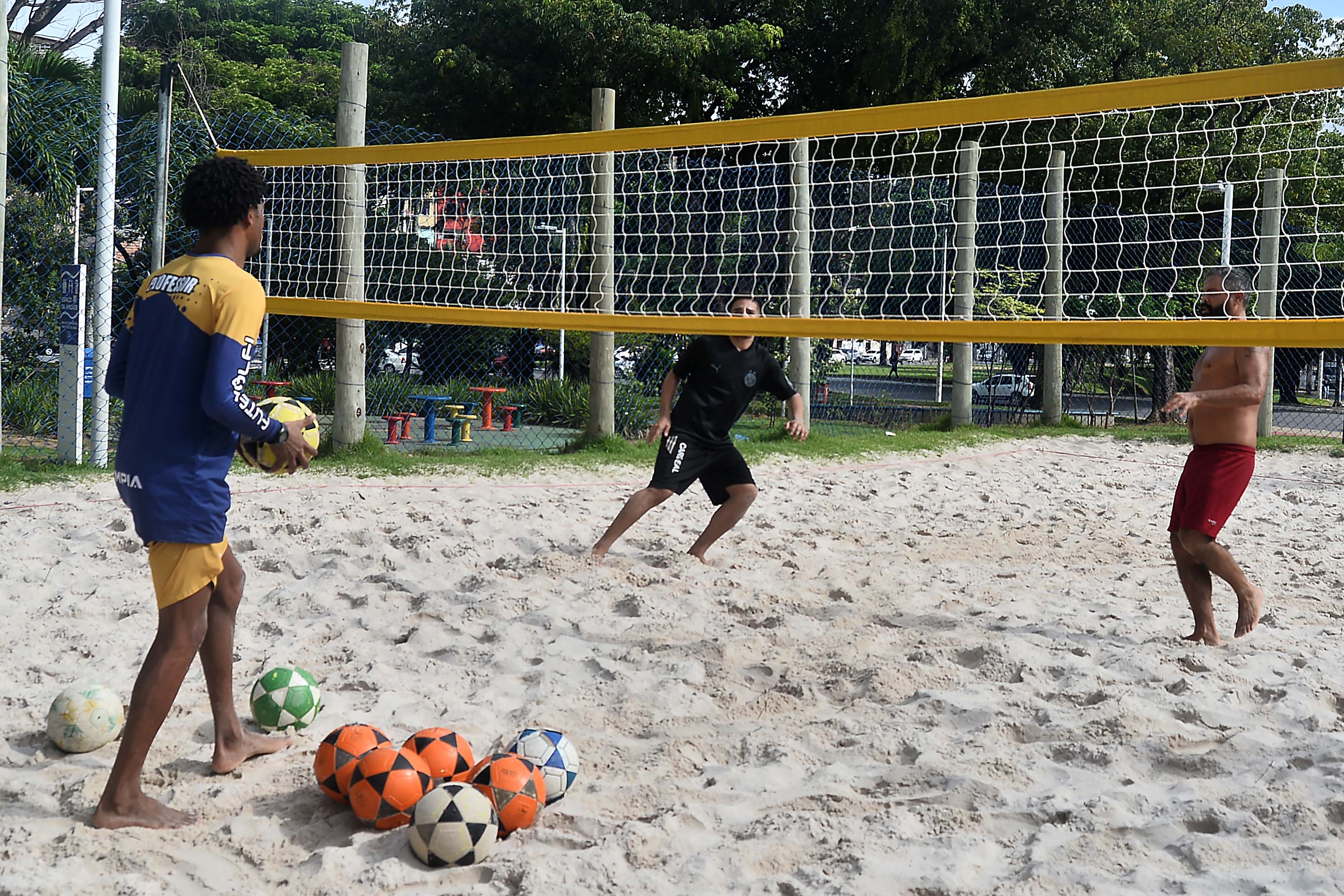 Até esportes populares na década de 1990, como o beach tennis, têm ganhado adeptos em Salvador