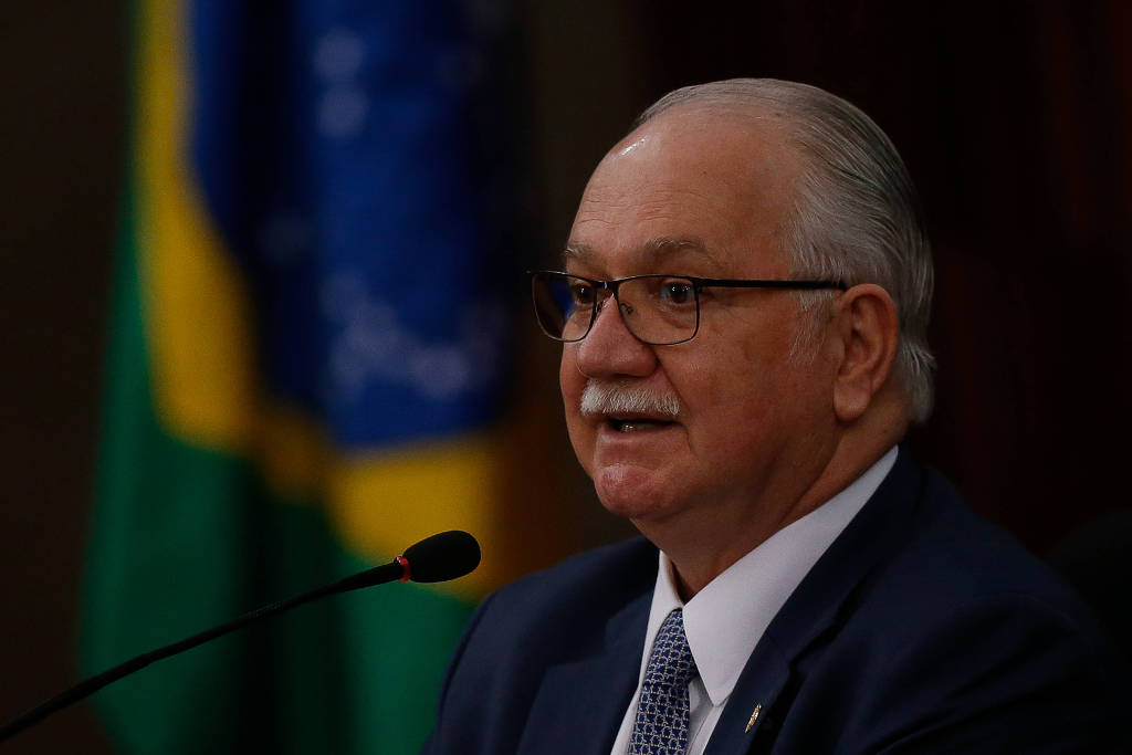 O ministro Luiz Edson Fachin, novo presidente do TSE (Tribunal Superior Eleitoral), durante coletiva de imprensa após a sua posse no tribunal