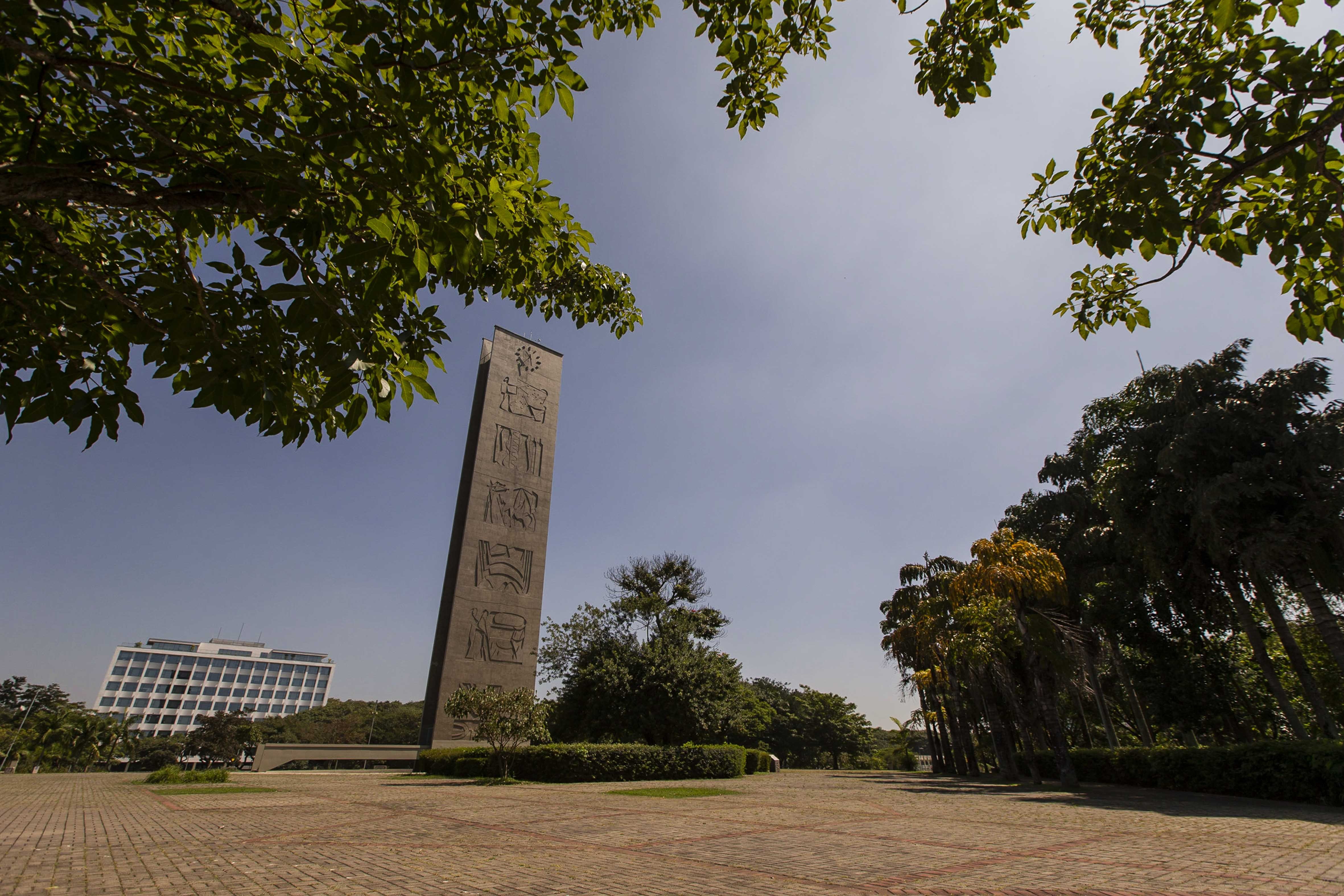 Praça do Relógio, na USP