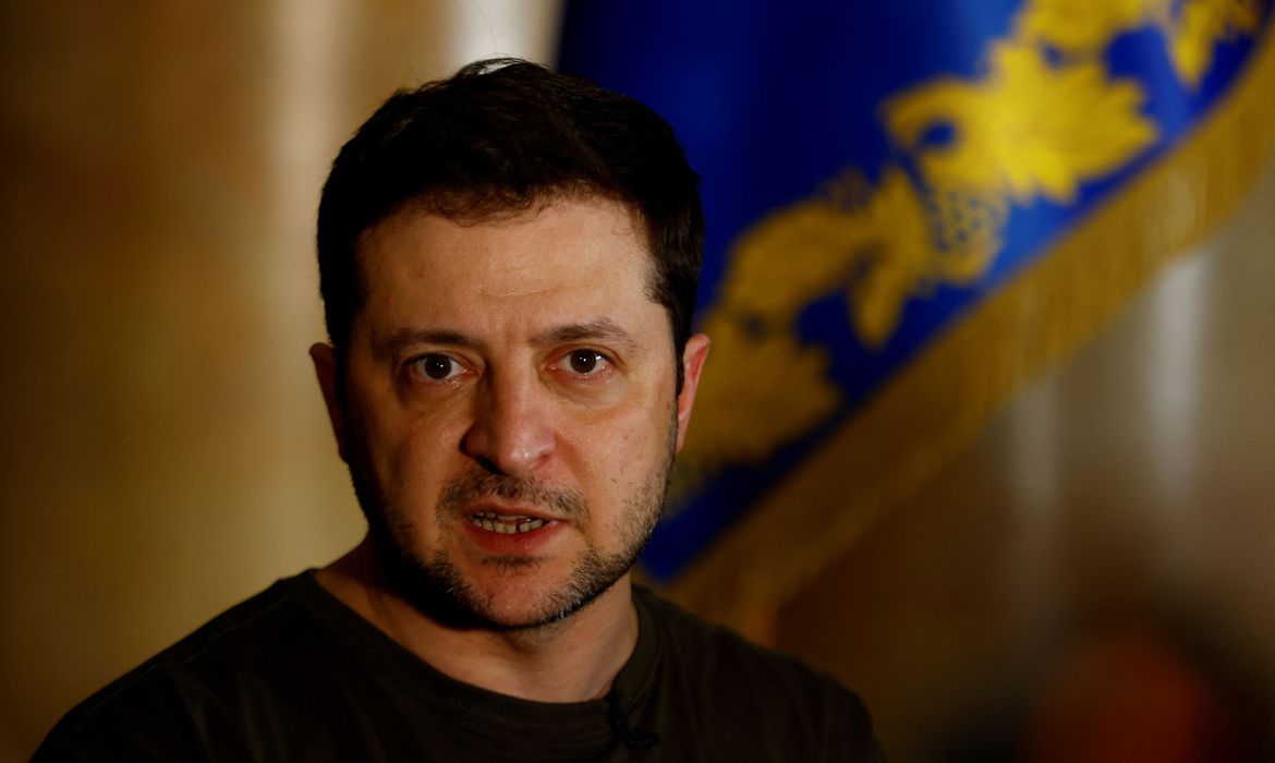 A França anunciou uma ajuda suplementar de cerca de 125 milhões de euros à Ucrânia, com 48 milhões de euros de ajuda direta à população e 73 milhões de euros para a ajuda à compra de energia