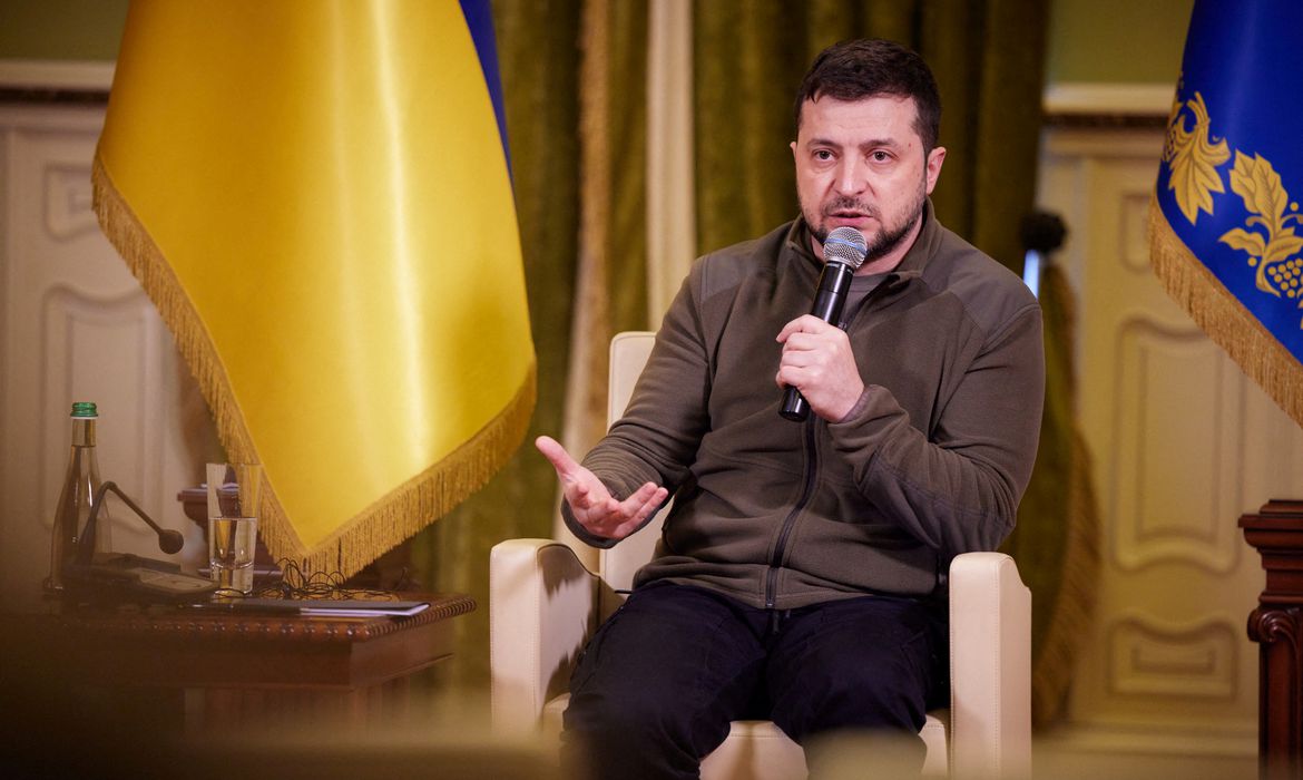 Presidente ucrâniano pediu ao Ocidente aviões, tanques e mísseis