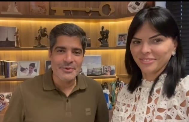 ACM Neto (União Brasil) e a prefeita de Morro do Chapéu, Juliana Araújo (PL)