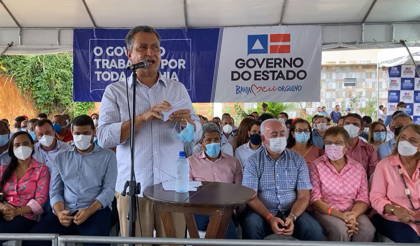 Governador Rui Costa (PT) durante discurso em Gandu, nesta terça-feira (22)