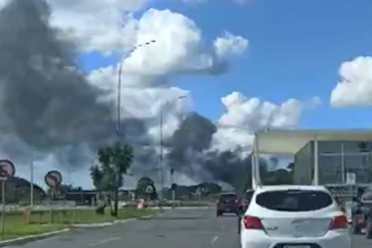 Incêndio atinge garagem do Palácio do Planalto neste sábado (19) Incêndio atinge garagem do Palácio do Planalto neste sábado (19)