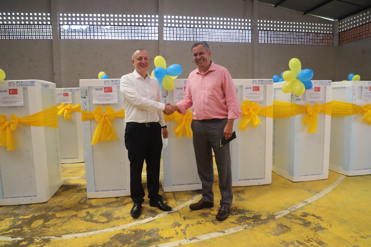 O embaixador da Turquia, Murat Yavus Ates, e o deputado federal Félix Mendonça Jr (PDT) O embaixador da Turquia, Murat Yavus Ates, e o deputado federal Félix Mendonça Jr (PDT)