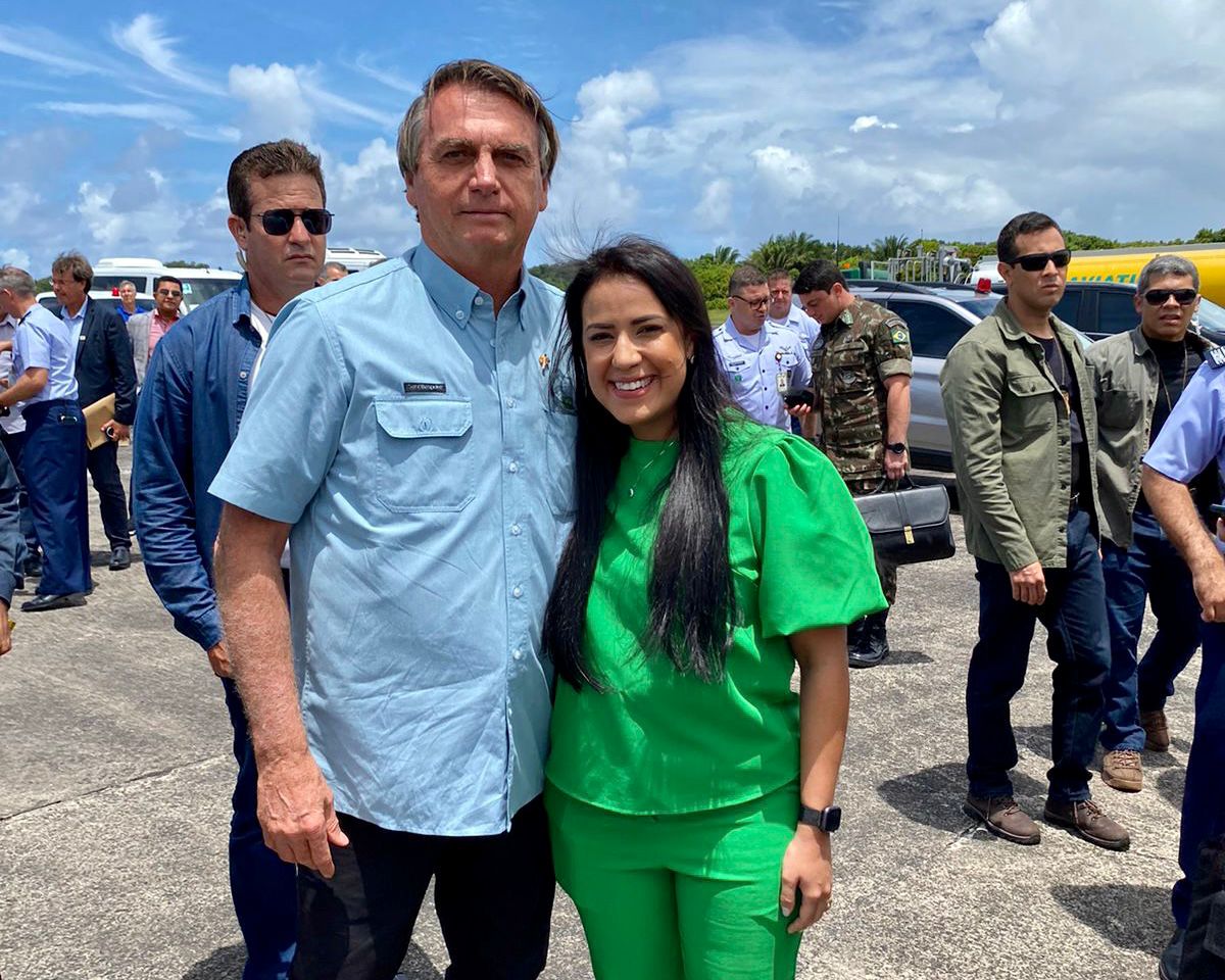 Presidente Jair Bolsonaro e a deputada estadual Talita Oliveira