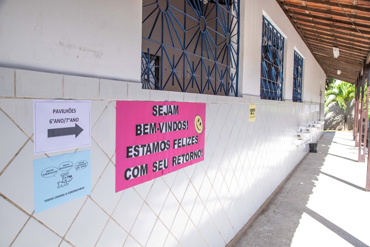 O retorno foi que ser adiado por causa da explosão de casos de Covid-19