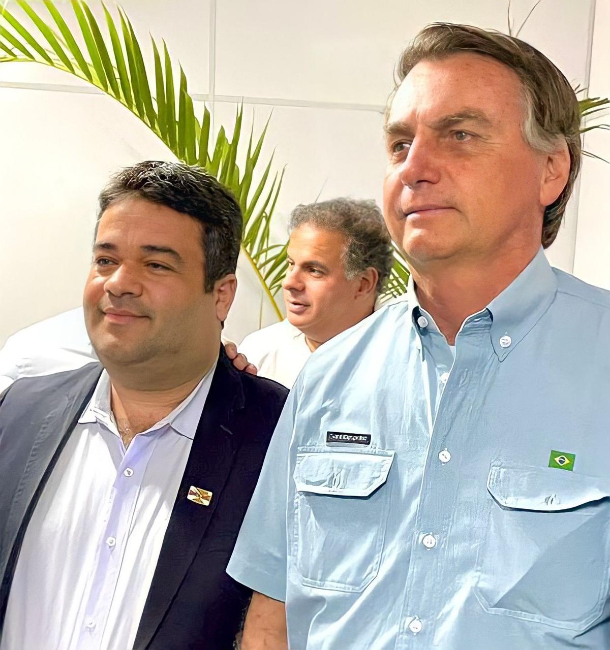 Para o vereador de Vitória da Conquista, a Bahia precisa caminhar em conjunto com o Brasil, escolhendo representantes que tenham vez e voz com o presidente Jair Bolsonaro Para o vereador de Vitória da Conquista, a Bahia precisa caminhar em conjunto com o Brasil, escolhendo representantes que tenham vez e voz com o presidente Jair Bolsonaro