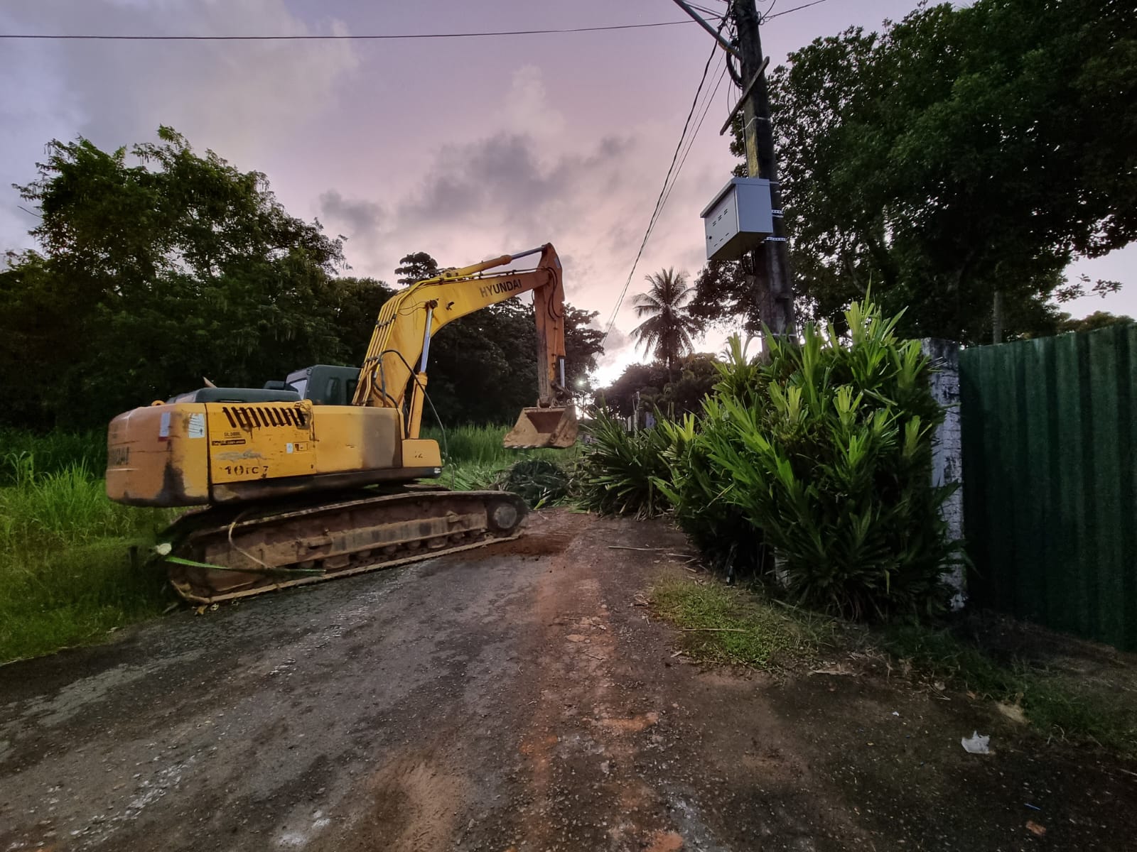 Inema cumpre ordem judicial para desocupação de área dentro do Parque de Pituaçu Inema cumpre ordem judicial para desocupação de área dentro do Parque de Pituaçu