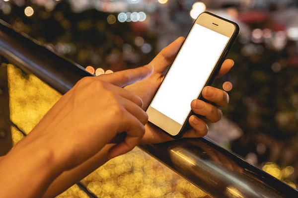 Do total de entrevistados, 84% declararam ter conta em alguma rede social Do total de entrevistados, 84% declararam ter conta em alguma rede social