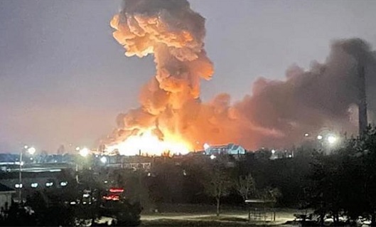 Rússia bombardeia centro de Kharkiv