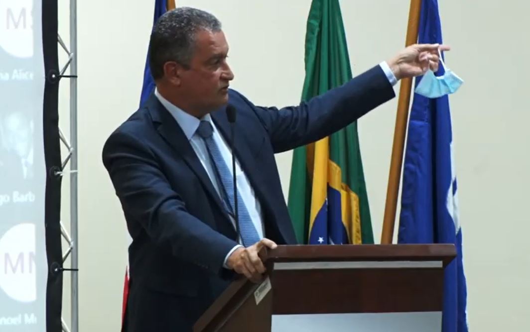 Governador Rui Costa, que fica no governo para coordenar a campanha do candidato do bolso do colete Governador Rui Costa, que fica no governo para coordenar a campanha do candidato do bolso do colete