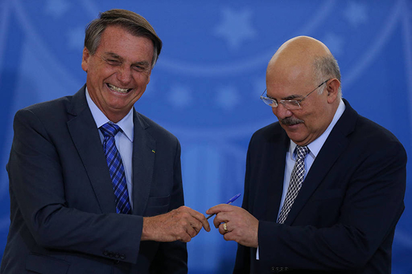 O presidente Jair Bolsonaro e o ministro da Educação, Milton Ribeiro