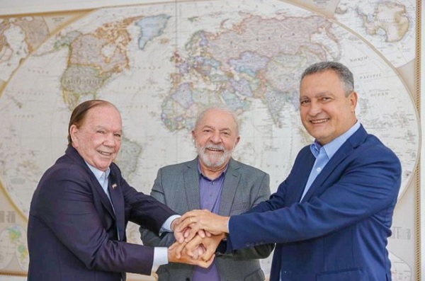 Rui e Leão fecharam acordo na presença de Lula, segundo foto divulgada por Jabes Rui e Leão fecharam acordo na presença de Lula, segundo foto divulgada por Jabes