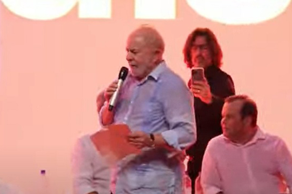  Ex-presidente Luiz Inácio Lula da Silva, candidato do PT à Presidência