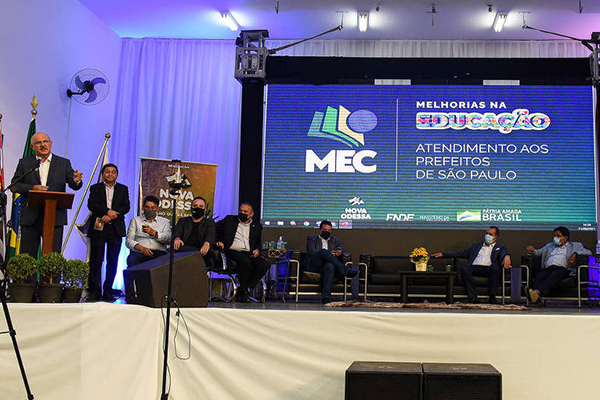 Ministro Milton Ribeiro participa de evento em Nova Odessa (SP)