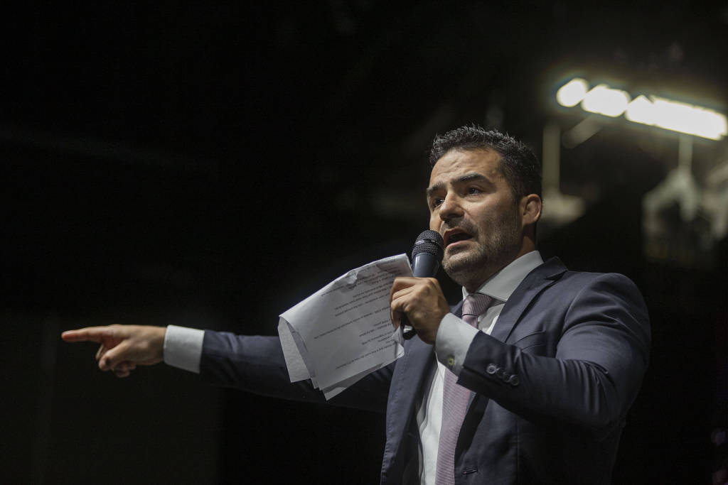 O deputado estadual Arthur do Val, que decidiu renunciar ao mandato