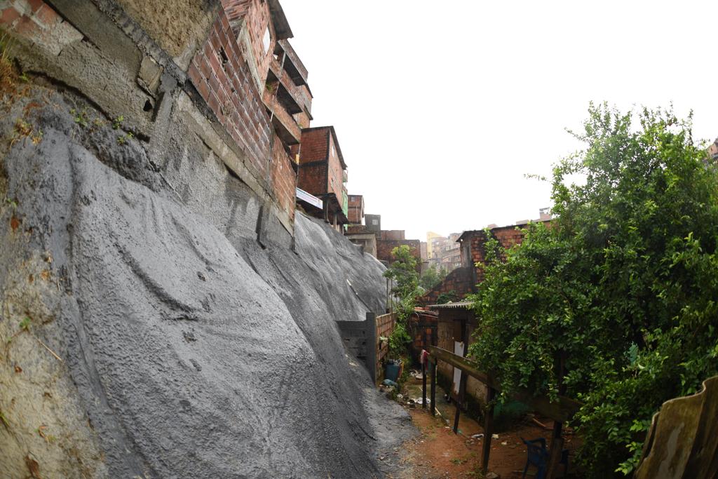 Geomantas entregues em Pau da Lima