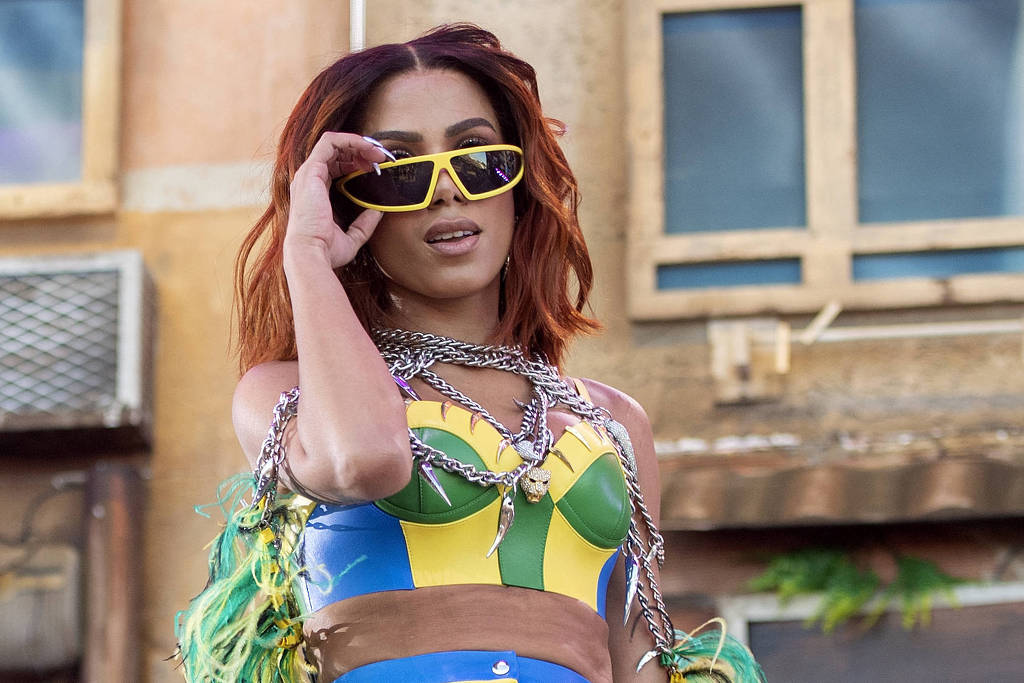 Cantora Anitta