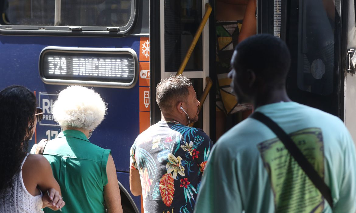 Imagem de Covid-19: Brasil registra 30,3 milhões de casos e 662,6 mil mortes Imagem de Covid-19: Brasil registra 30,3 milhões de casos e 662,6 mil mortes