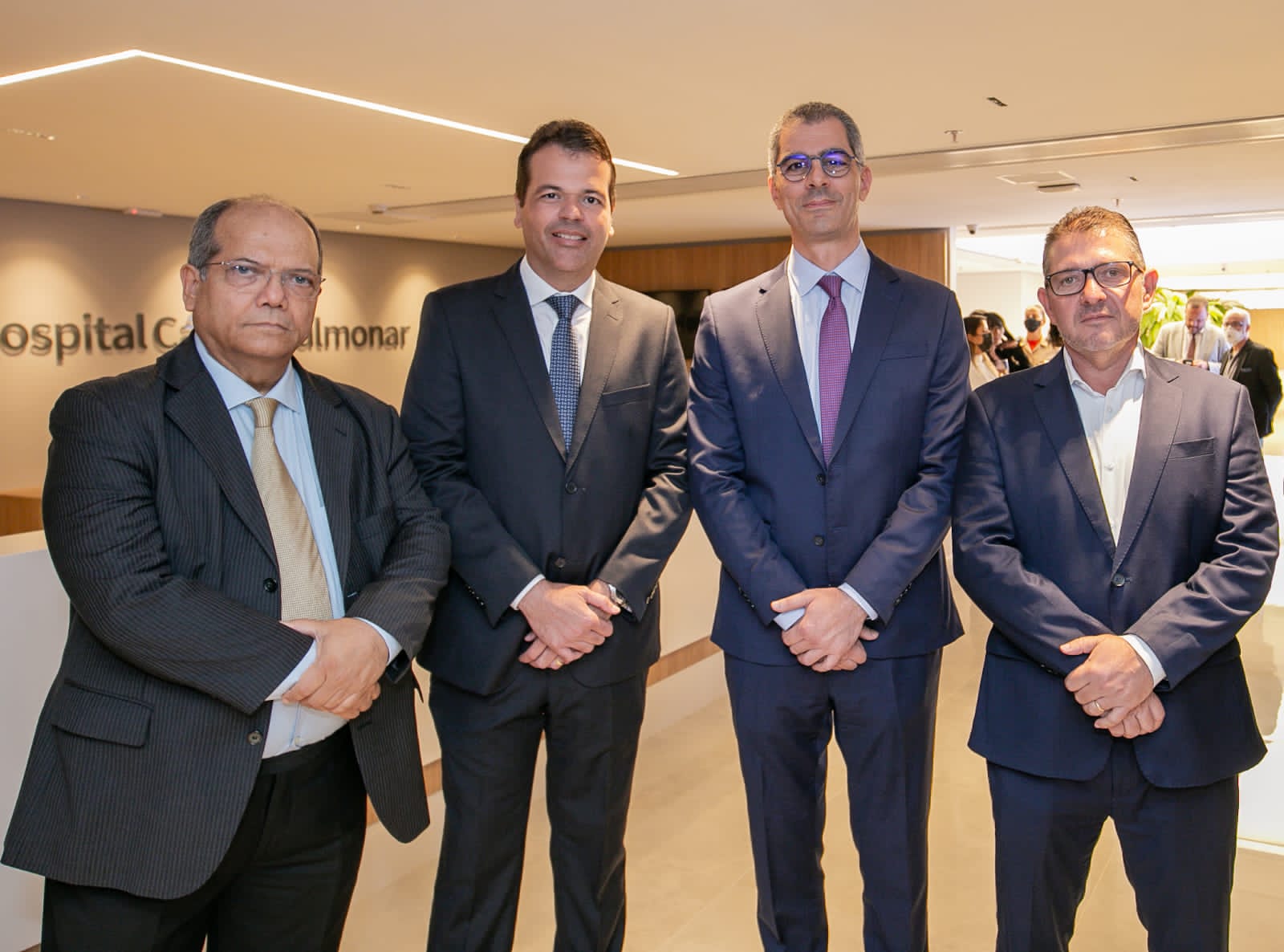 Dr. Otávio Marambaia, presidente do Cremeb; Dr Gildo Mota e Dr Eduardo Darzé, diretor médico e diretor geral do Hospital Cárdio Pulmonar; e Dr Rafael Vita, diretor regional da Rede D'Or. Dr. Otávio Marambaia, presidente do Cremeb; Dr Gildo Mota e Dr Eduardo Darzé, diretor médico e diretor geral do Hospital Cárdio Pulmonar; e Dr Rafael Vita, diretor regional da Rede D'Or.