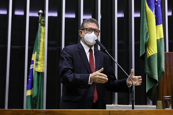 O deputado federal e líder da oposição no Congresso, Afonso Florence (PT) O deputado federal e líder da oposição no Congresso, Afonso Florence (PT)