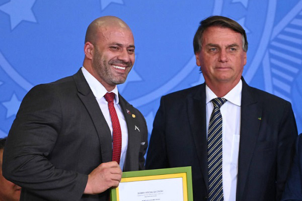 O deputado federal Daniel Silveira e o presidente Jair Bolsonaro