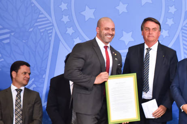 O deputado Daniel Silveira e o presidente Jair Bolsonaro 