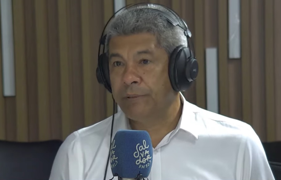 Em entrevista à rádio Salvador FM, o pré-candidato ao governo também foi foi perguntado sobre a suposta tentativa do PT de esconder a imagem da Dilma Em entrevista à rádio Salvador FM, o pré-candidato ao governo também foi foi perguntado sobre a suposta tentativa do PT de esconder a imagem da Dilma