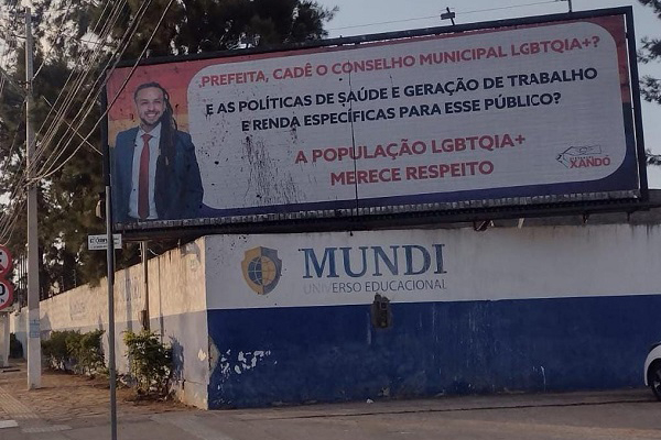 Outdoor vandalizado cobra criação de conselho municipal LGBTQIA em Vitória da Conquista