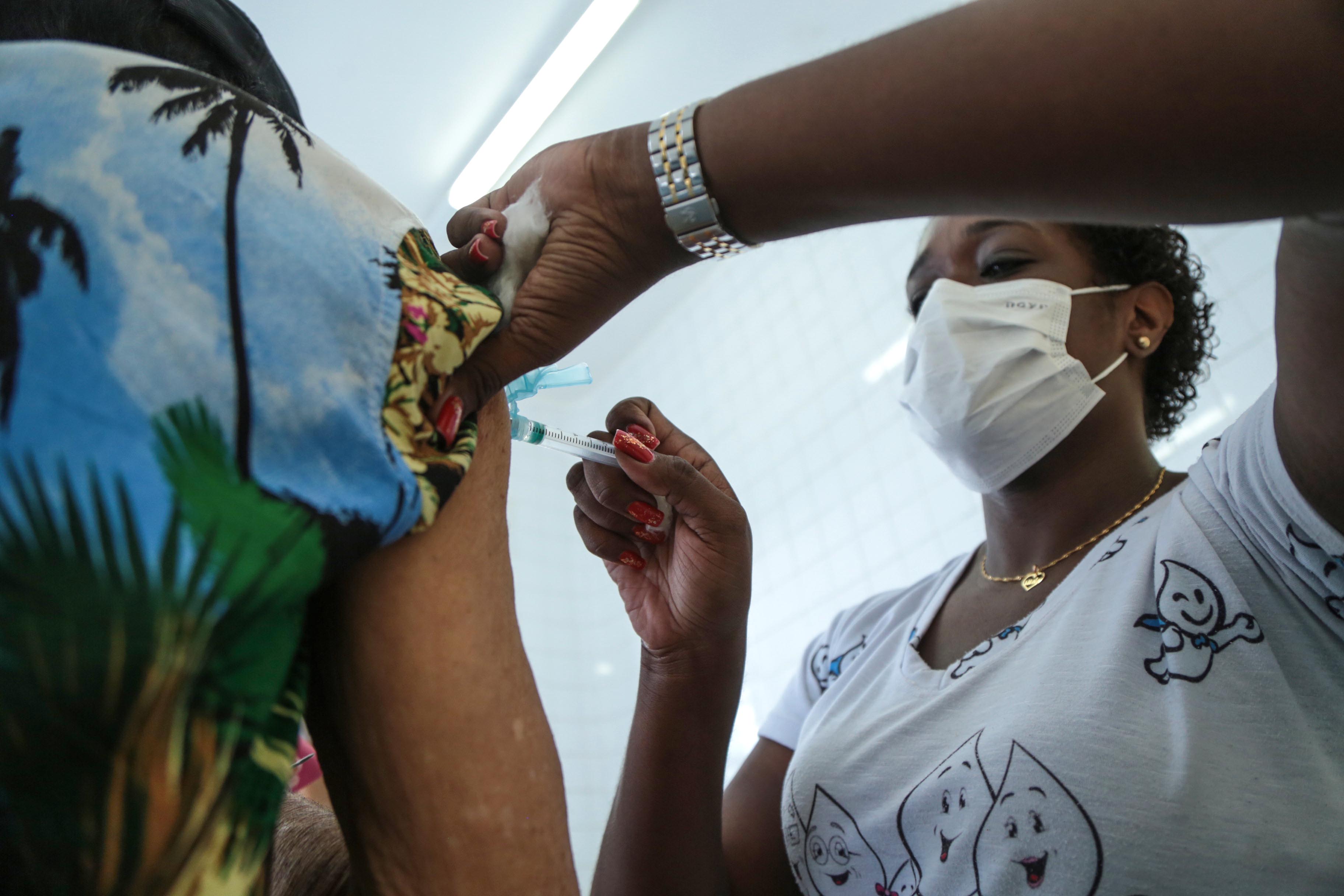 Faixa dos 40 anos começou a ser atendida na semana passada