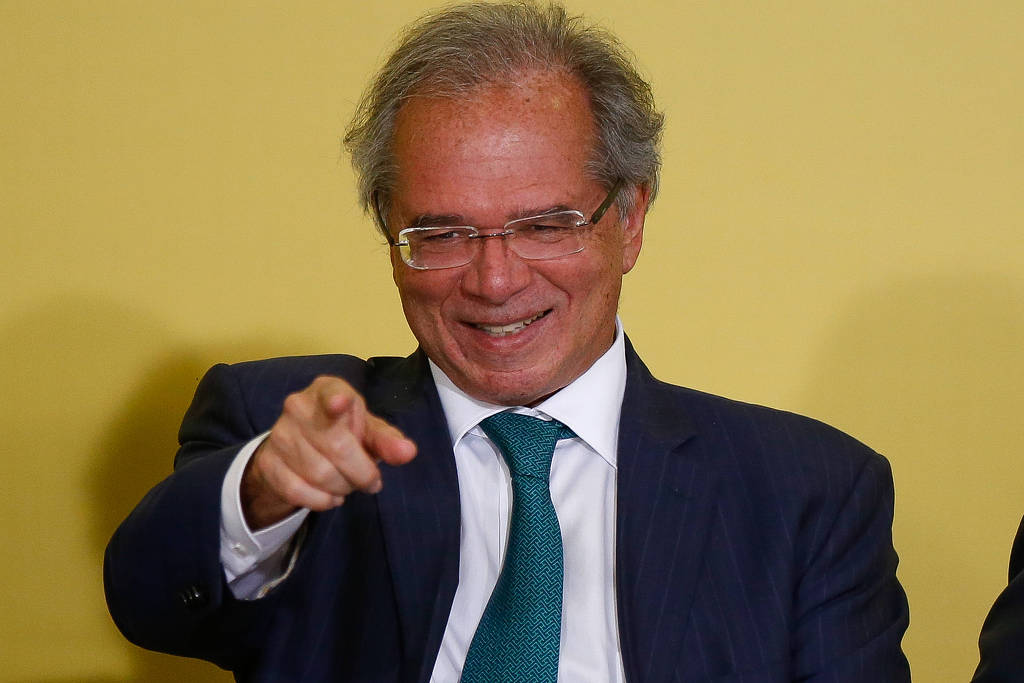 Ministro defende redução de encargos trabalhistas, mas não vê com bons olhos os caminhos sugeridos Ministro defende redução de encargos trabalhistas, mas não vê com bons olhos os caminhos sugeridos
