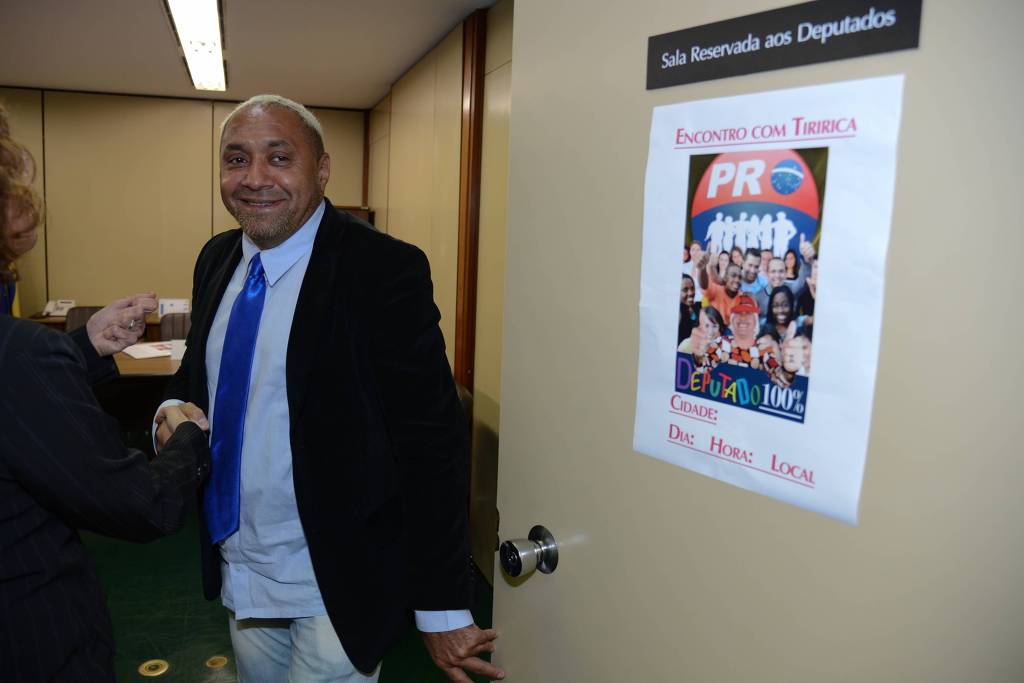 Parlamentares estavam acostumados com estrutura partidária maior no PSL