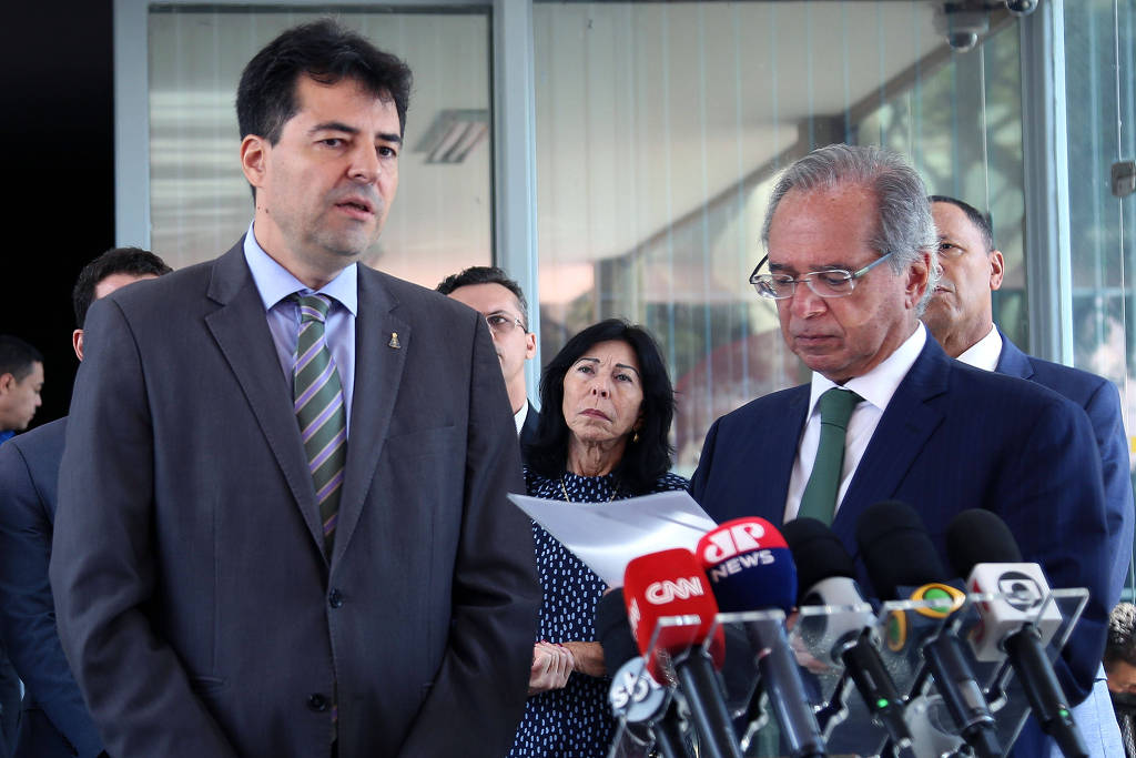 Estudos serão feitos por comitê interministerial; mercado vê com operação com ceticismo