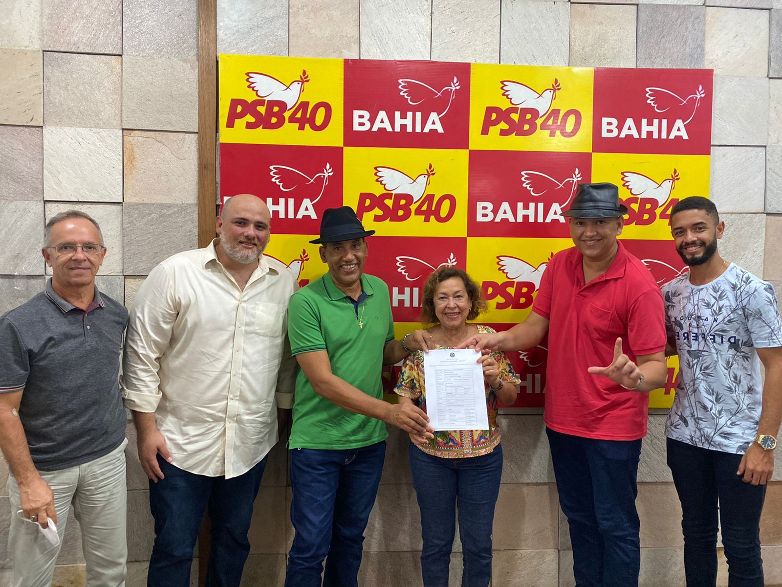 Lídice da Mata articulou filiação do vice-prefeito de Macaúbas ao PSB